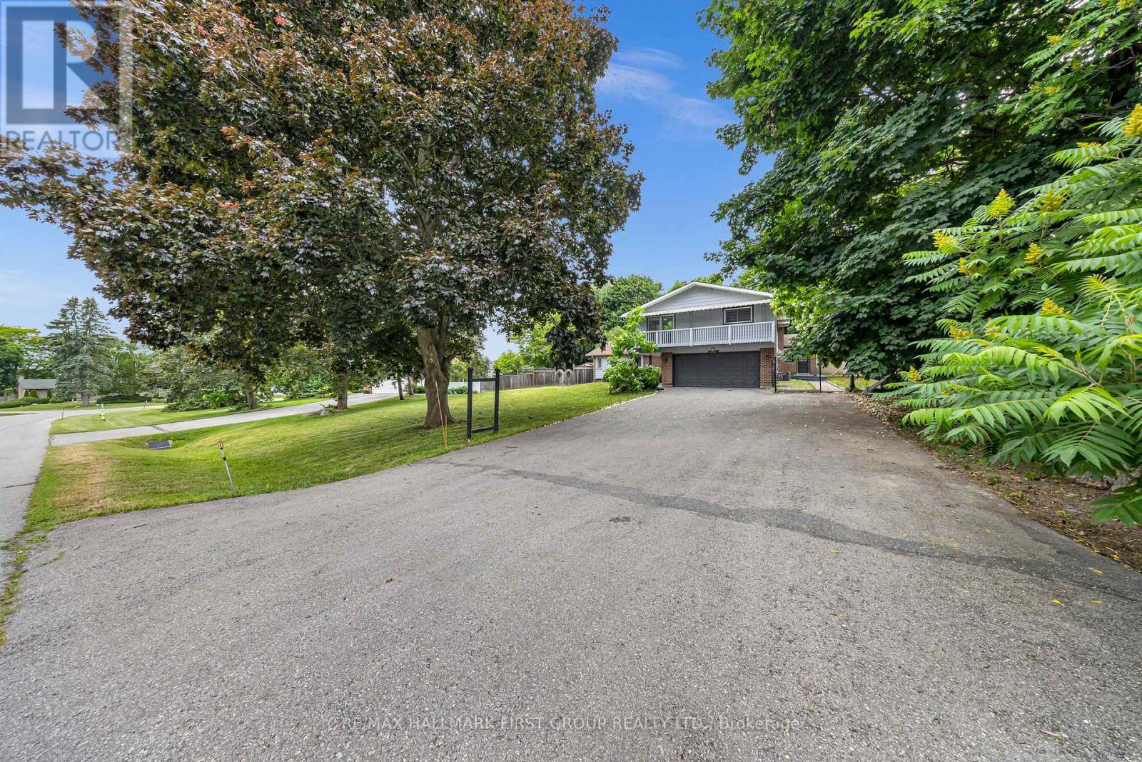 890 BRIARWOOD DRIVE, Oshawa (Pinecrest)