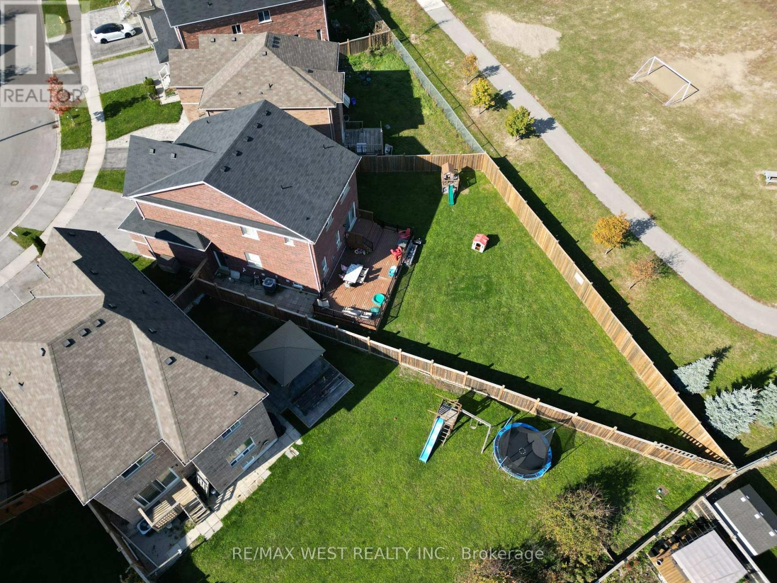 252 PIMLICO DRIVE, Oshawa (Windfields) — photo 2