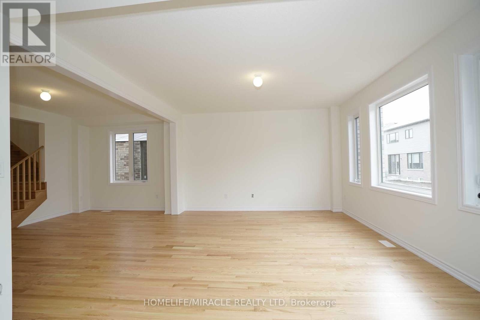 Upper-7 Ludlow Drive, Barrie photo 13