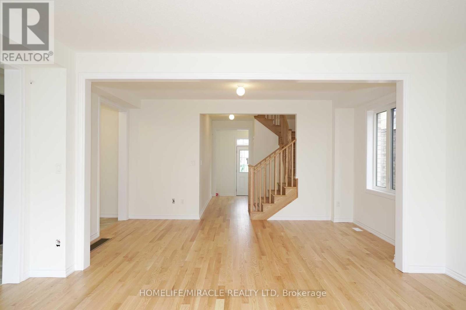 Upper-7 Ludlow Drive, Barrie photo 15