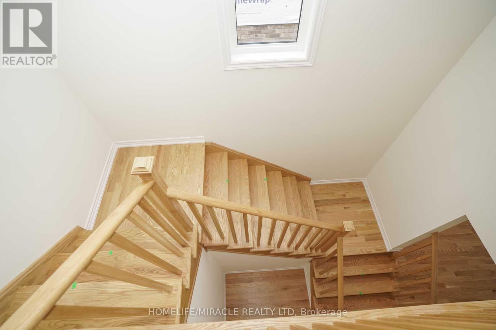 Upper-7 Ludlow Drive, Barrie photo 17
