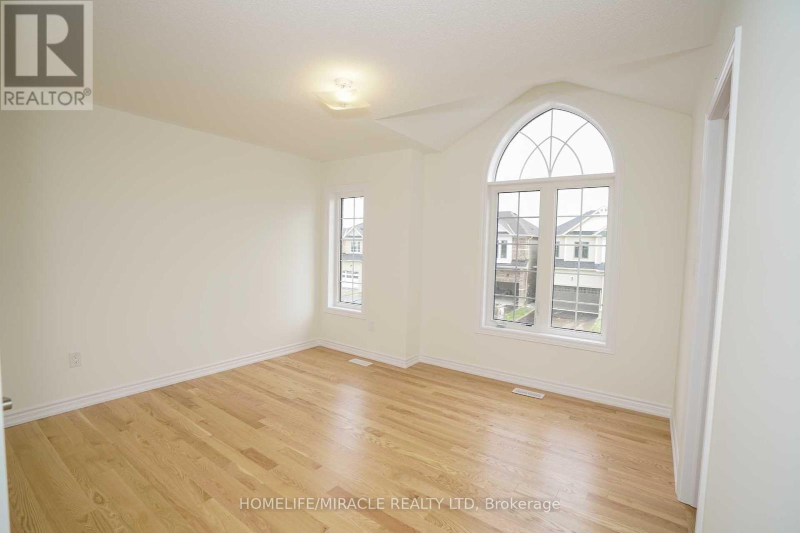 Upper-7 Ludlow Drive, Barrie photo 21