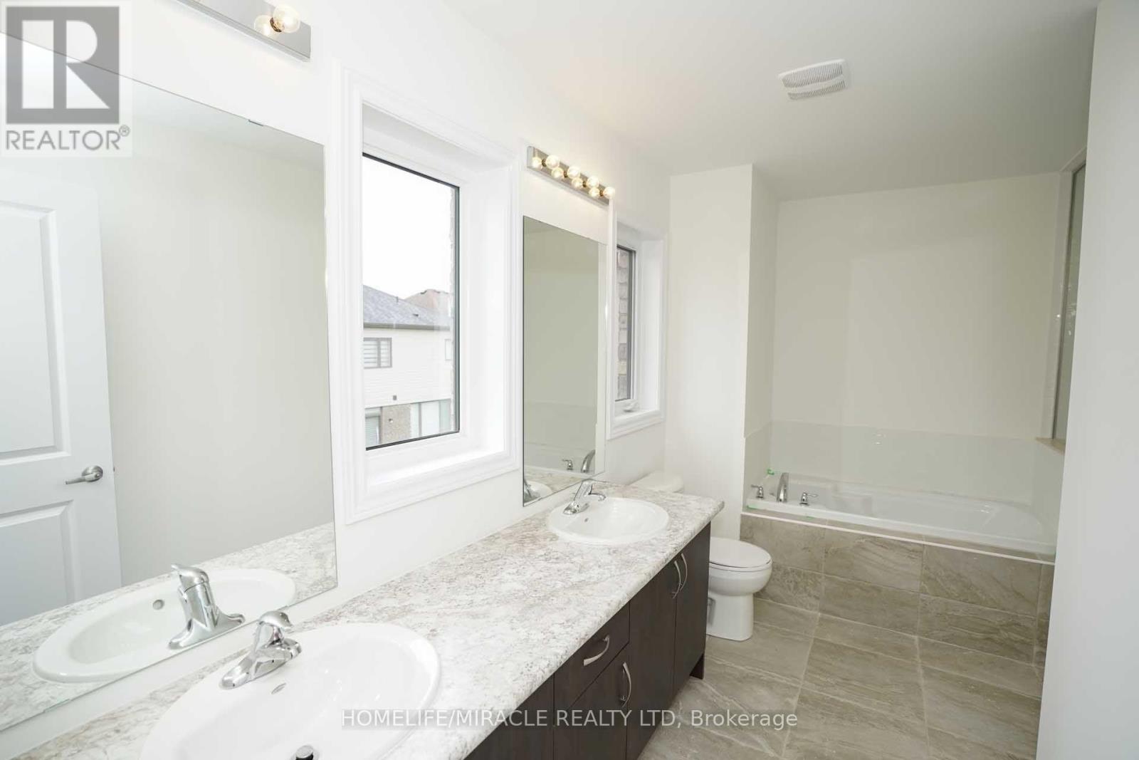 Upper-7 Ludlow Drive, Barrie photo 32
