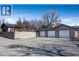 915 18 Avenue SE, Calgary — photo 32