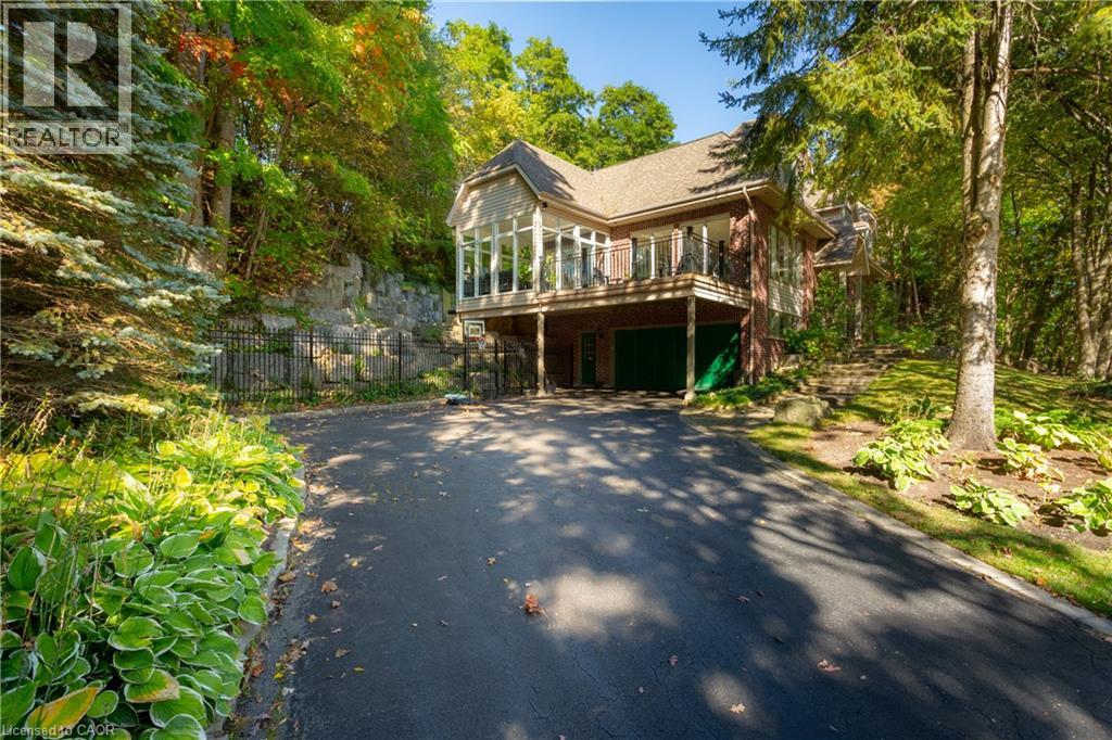 139 OAKLANDS PARK Court, Burlington — photo 3