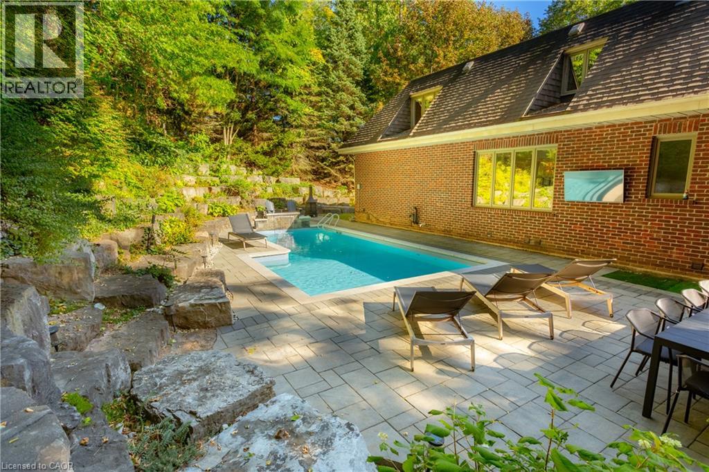 139 OAKLANDS PARK Court, Burlington — photo 6