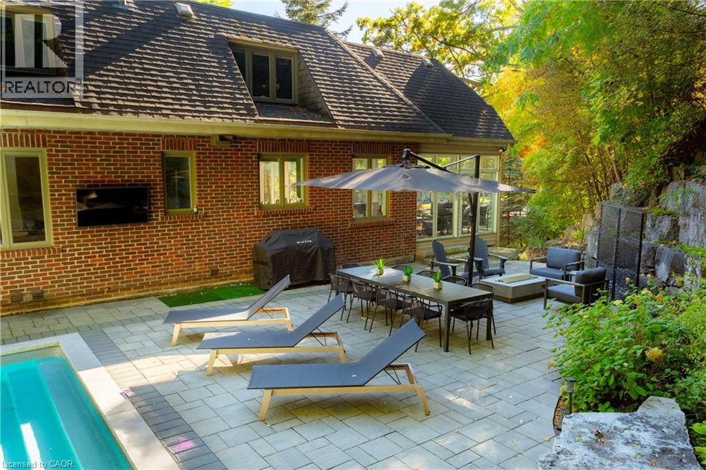 139 OAKLANDS PARK Court, Burlington — photo 9