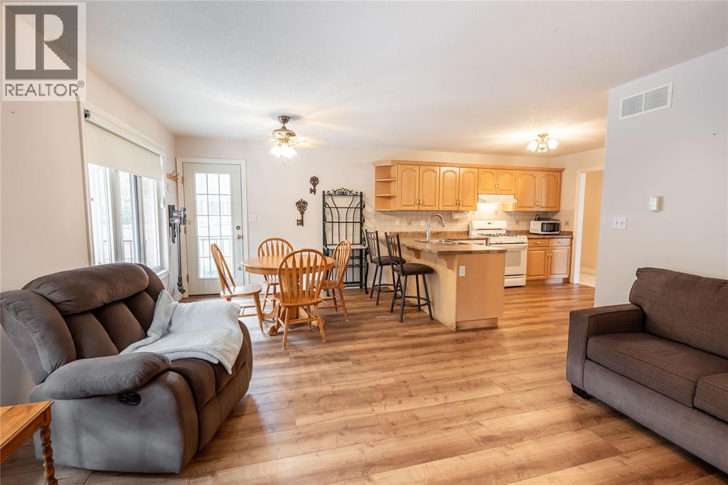543 Country View DRIVE, Petrolia — photo 9