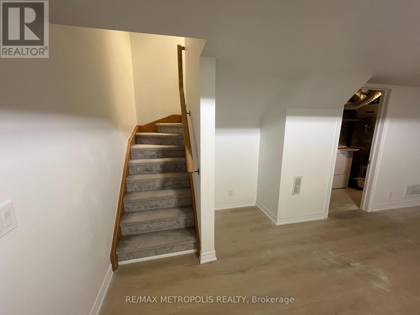 2359 Steeplechase Street, Oshawa, ON photo 6