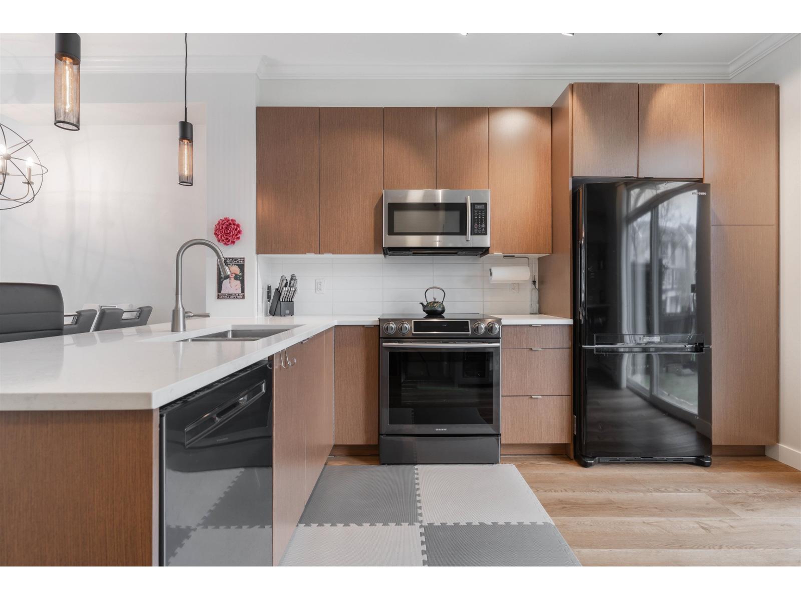 118 19505 68A Avenue, Clayton Heights
