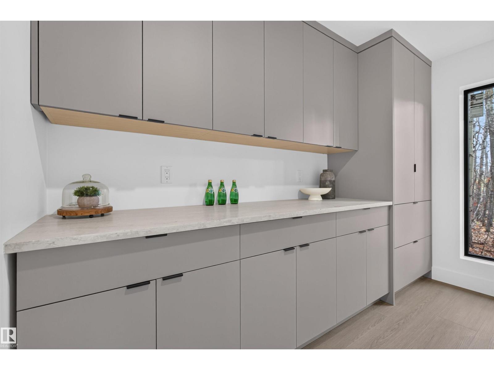 Property photograph 13 for MLS E4514280