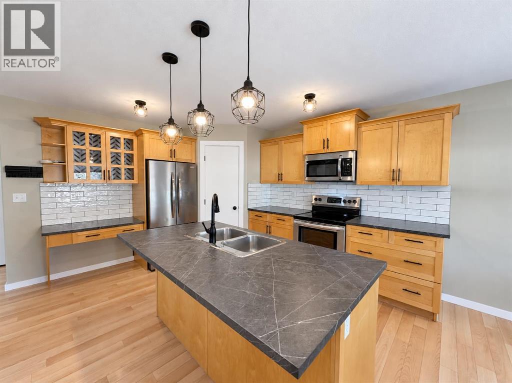 Listing photo – 6016 44 Avenue, Rocky Mountain House