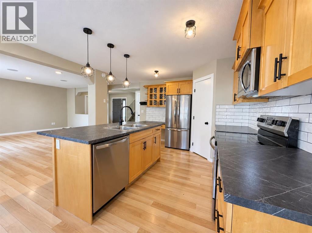 Listing photo – 6016 44 Avenue, Rocky Mountain House
