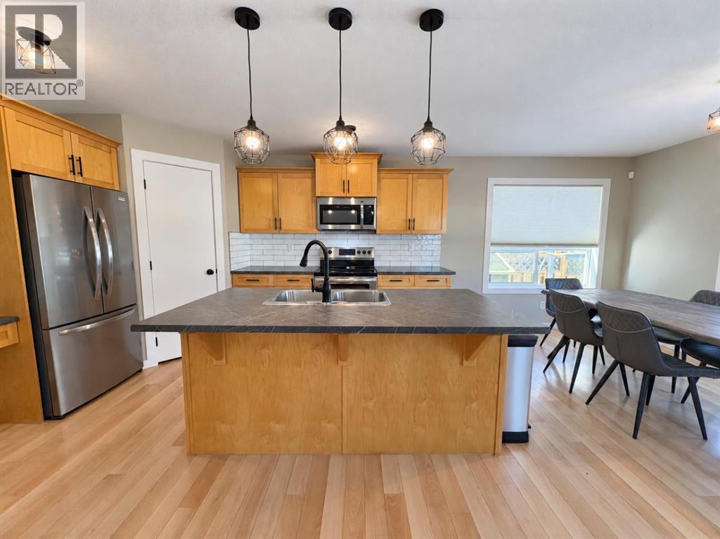 Listing photo – 6016 44 Avenue, Rocky Mountain House