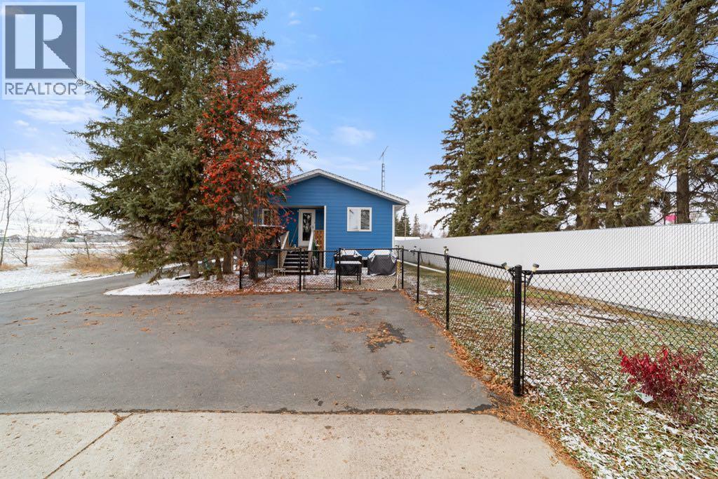 Listing photo – 4809 45 Street, Stettler