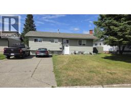 Living room of 4122 RAINBOW DRIVE · Prince George, BC