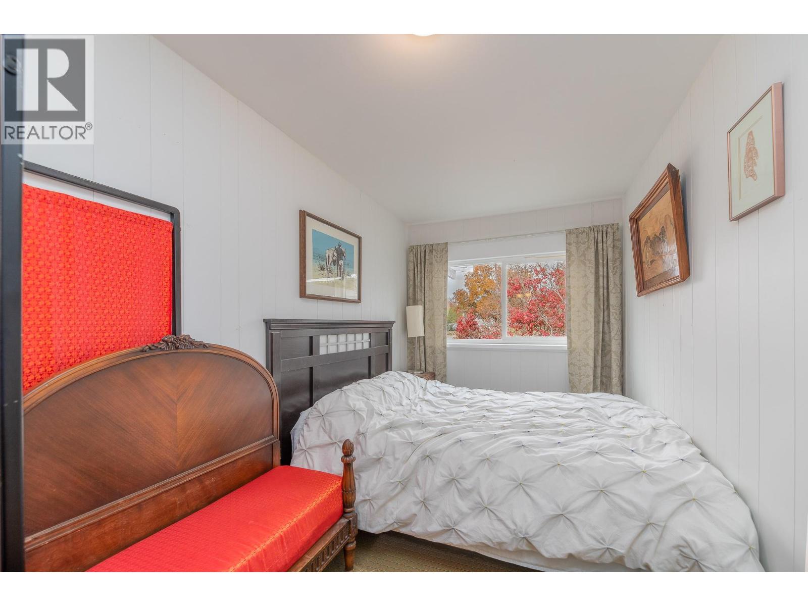 402 Conklin Avenue, Penticton - Image 1