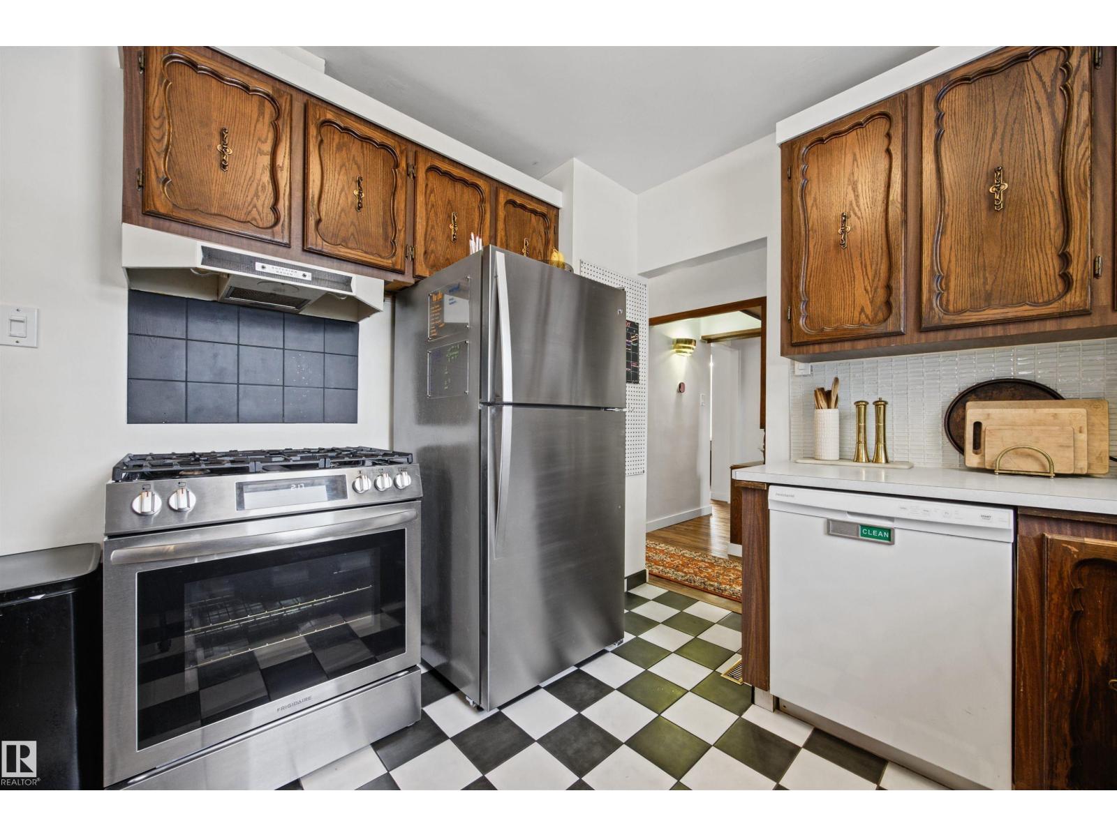 12001 49 Street NW, photo 20