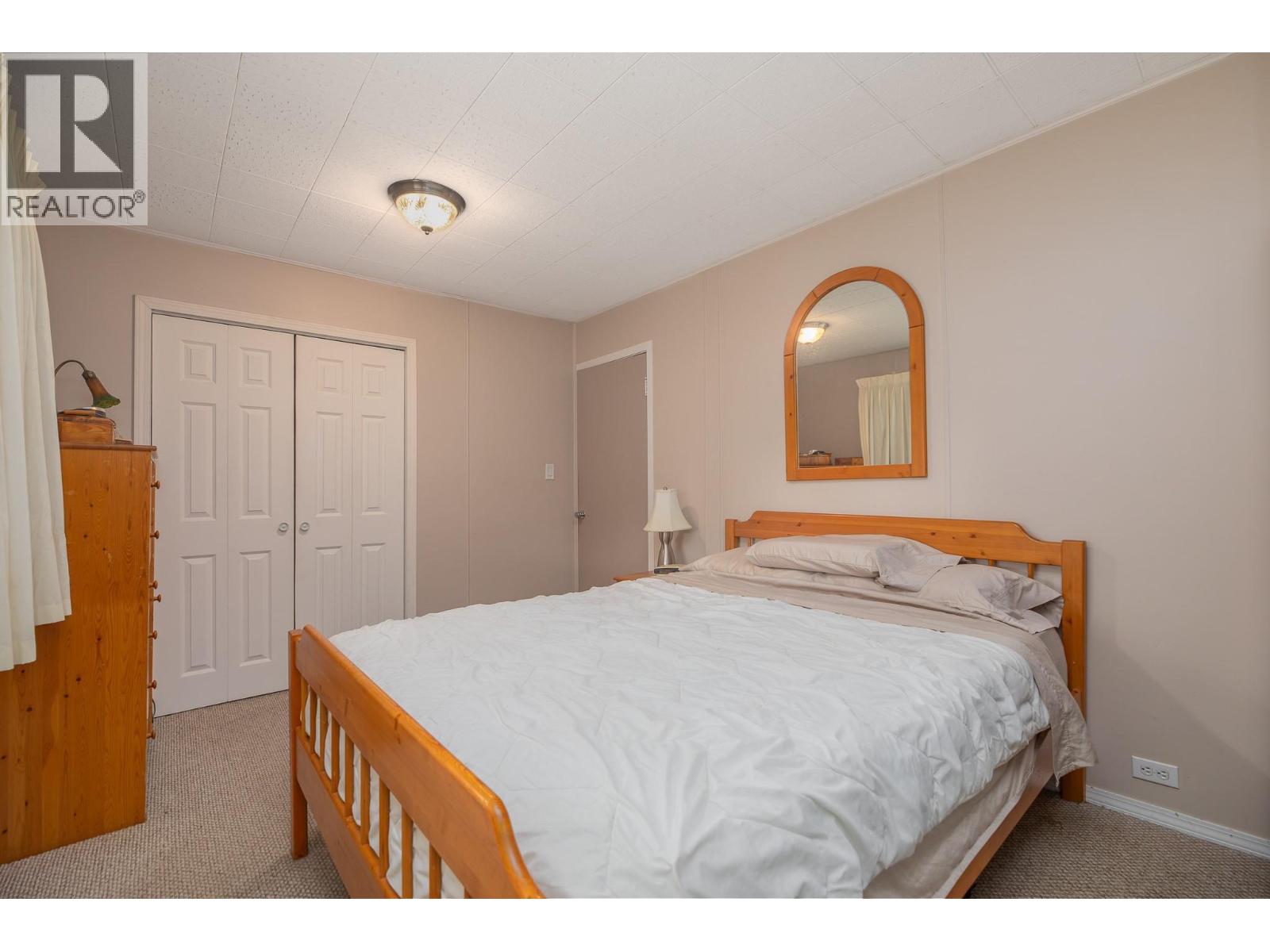 402 Conklin Avenue, Penticton - Image 1