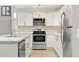 319 Redstone View NE, Calgary — photo 4