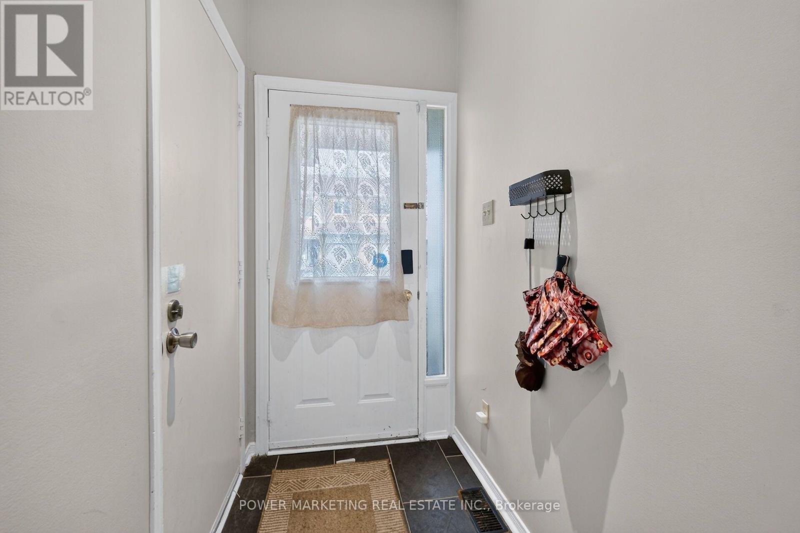 22 SANDCLIFFE TERRACE, Ottawa — photo 5