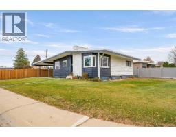 1301 3 Avenue NE, Medicine Hat — photo 3