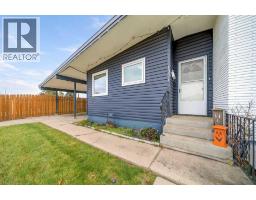 1301 3 Avenue NE, Medicine Hat — photo 4