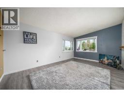 1301 3 Avenue NE, Medicine Hat — photo 6