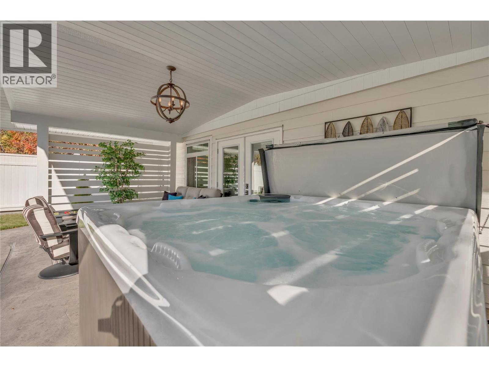 10811 Rutherford Avenue, Summerland
