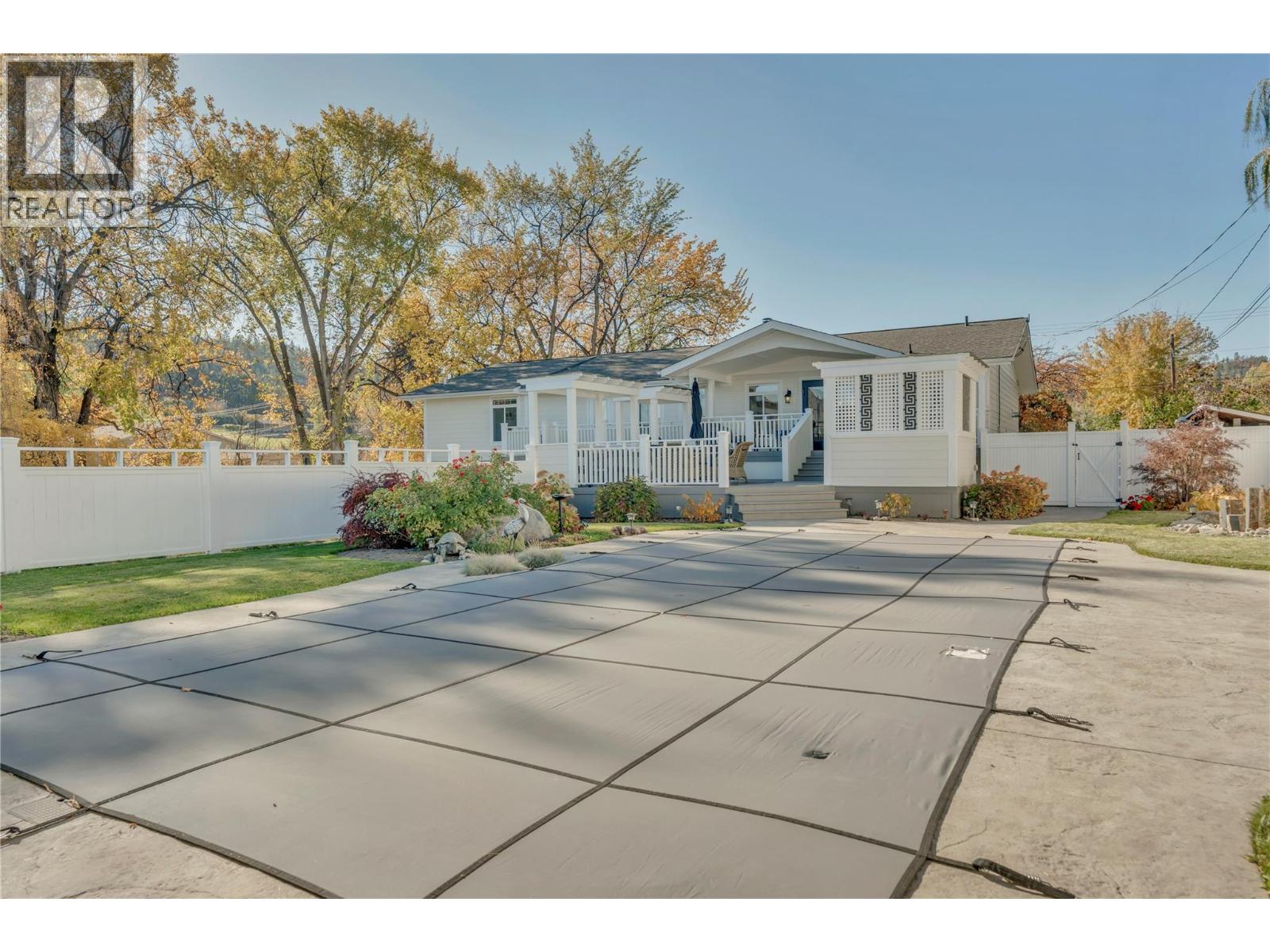 10811 Rutherford Avenue, Summerland