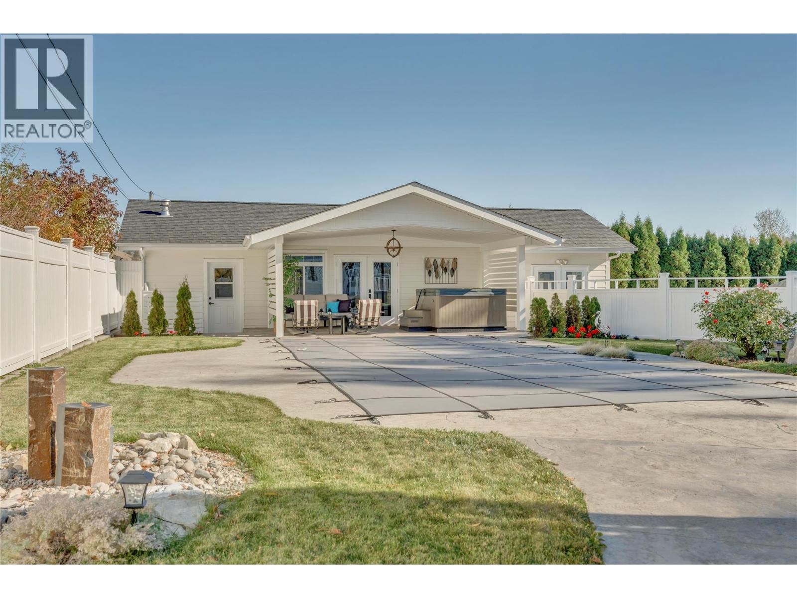 10811 Rutherford Avenue, Summerland