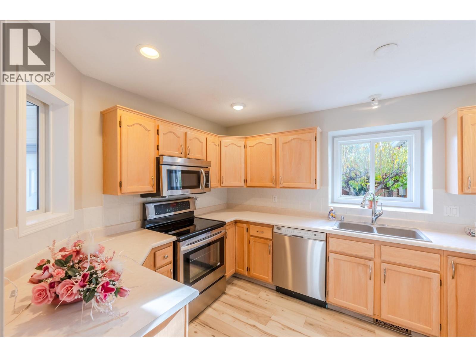 316 Falcon Place, Penticton