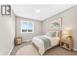 28 Mercado Road SE, Calgary — photo 8