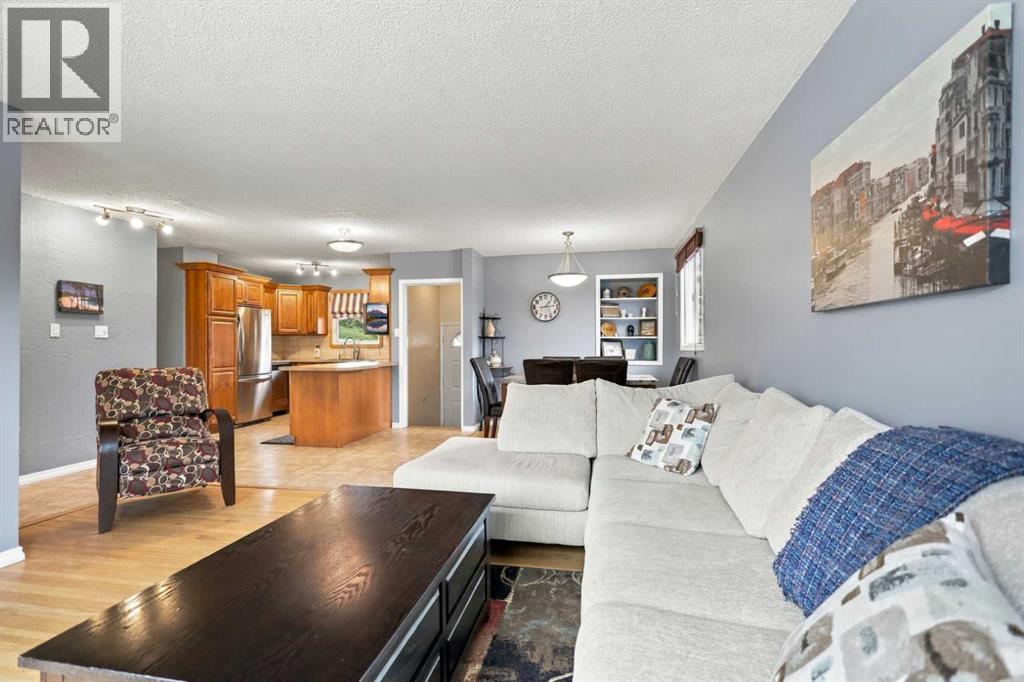 Listing photo – 5030 56 Avenue, Rimbey