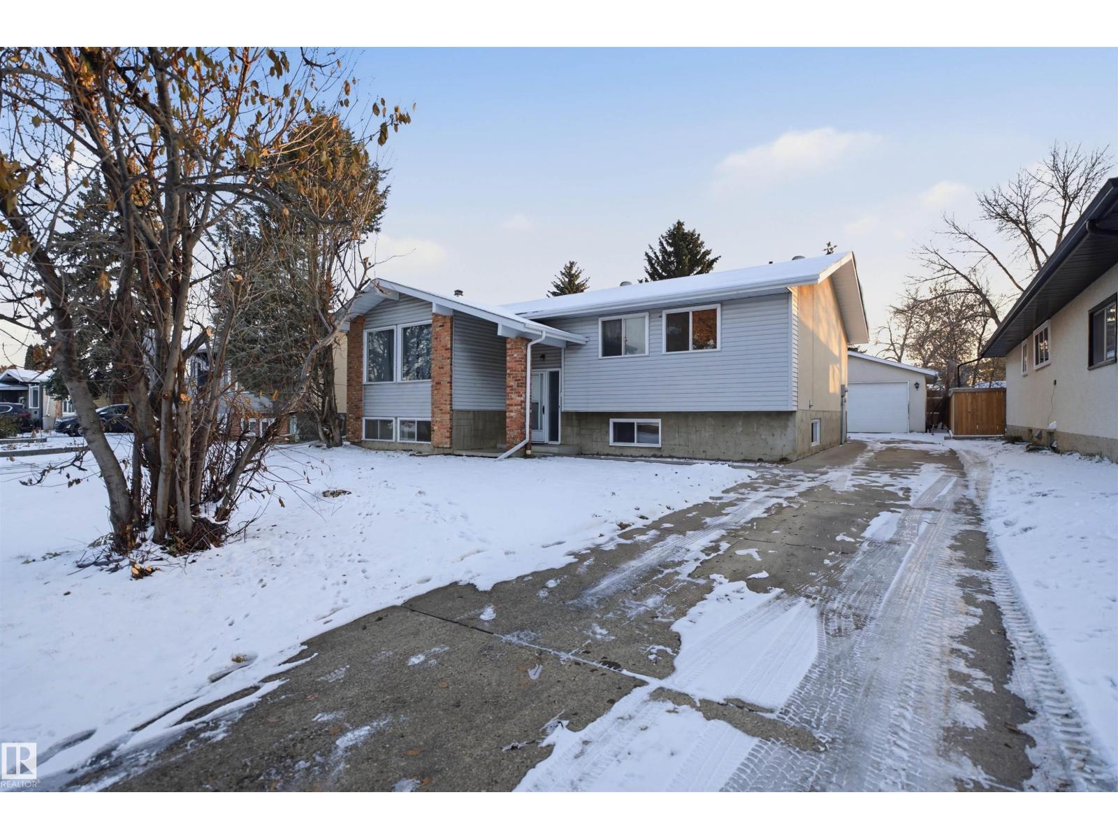 3519 105B ST NW, Edmonton, Alberta, T6J2K9