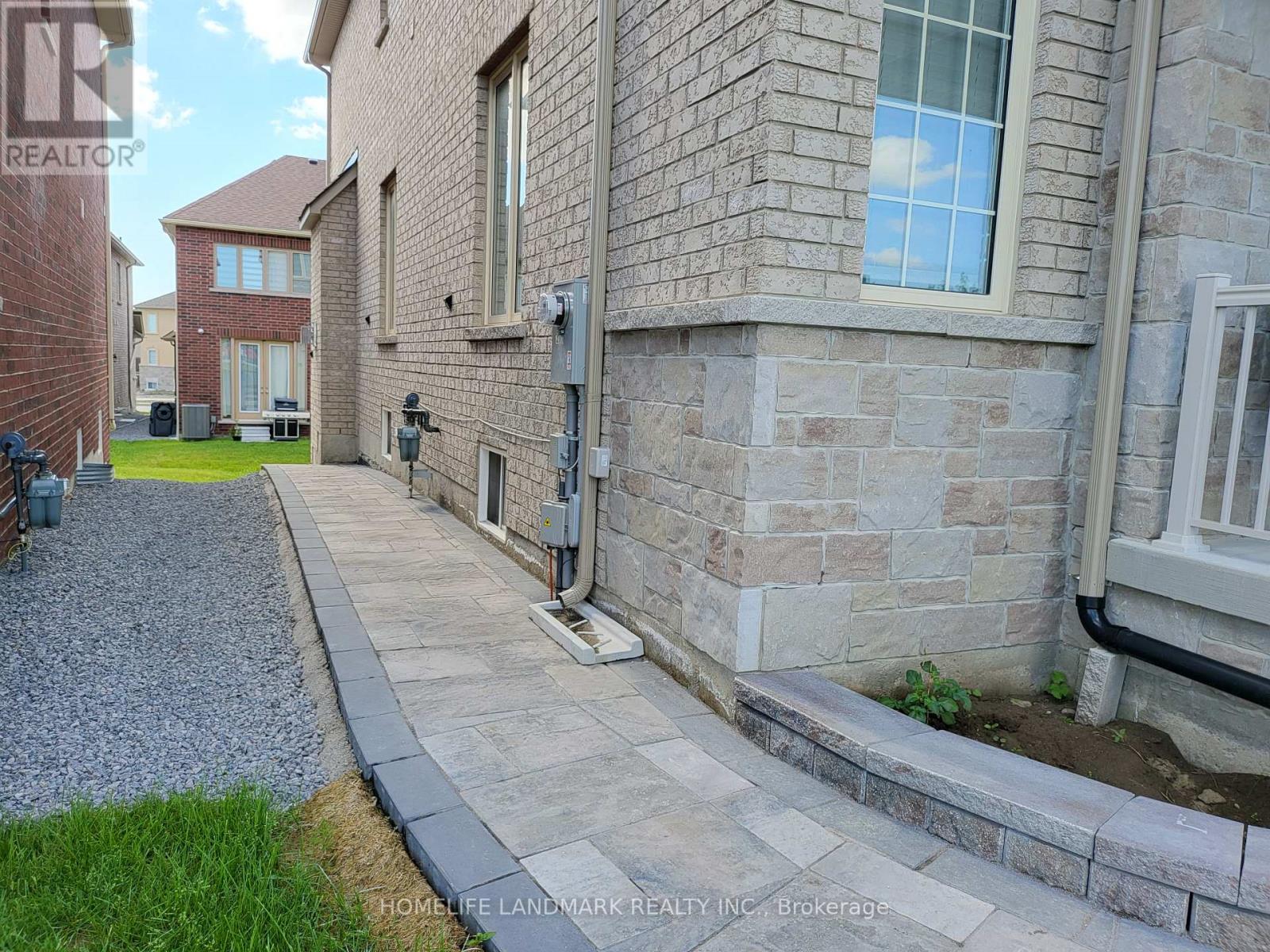 Bsmt- 1015 Kingpeak Crescent, Pickering, ON photo 3
