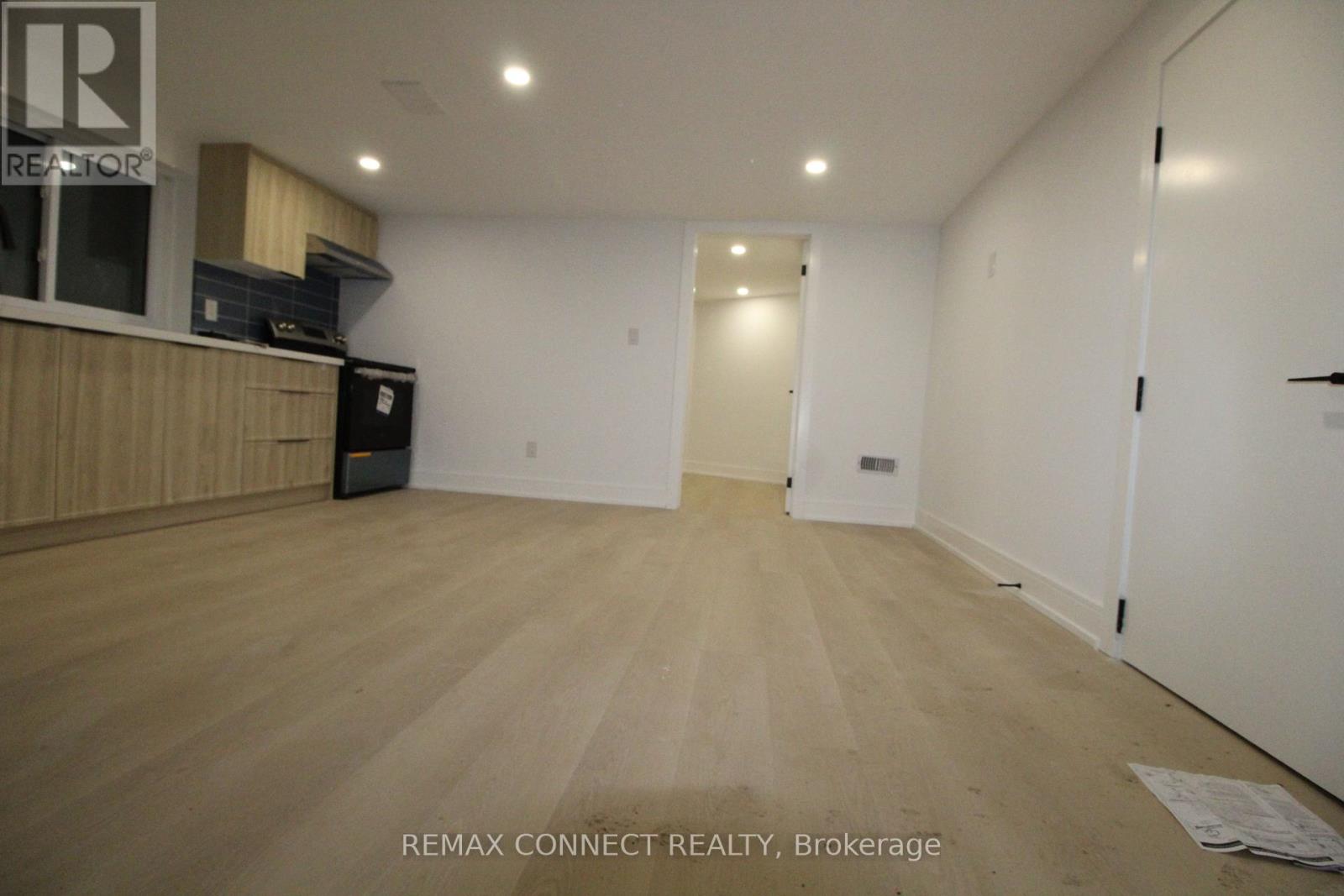 LOWER - 2 BEDROOM - 12 LONGBRIDGE ROAD, Vaughan (Uplands) — photo 4