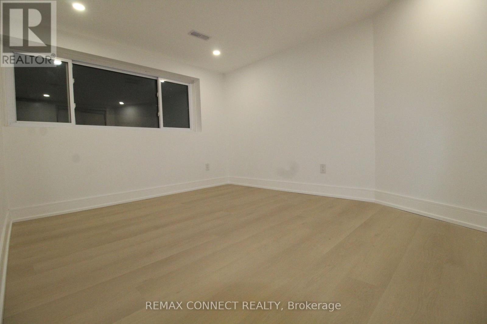 LOWER - 2 BEDROOM - 12 LONGBRIDGE ROAD, Vaughan (Uplands) — photo 5