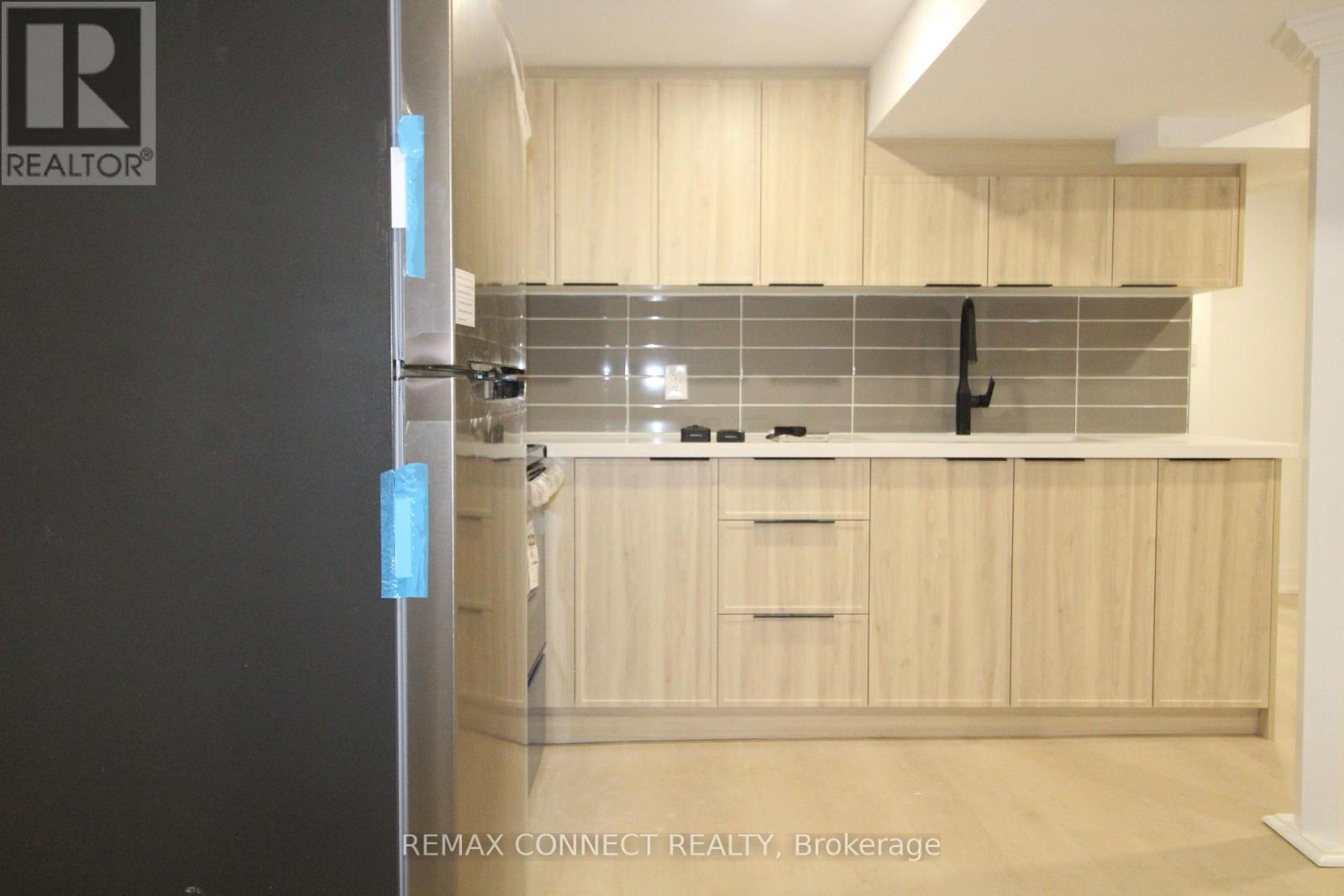 LOWER - 1 BEDROOM - 12 LONGBRIDGE ROAD, Vaughan (Uplands) — photo 5