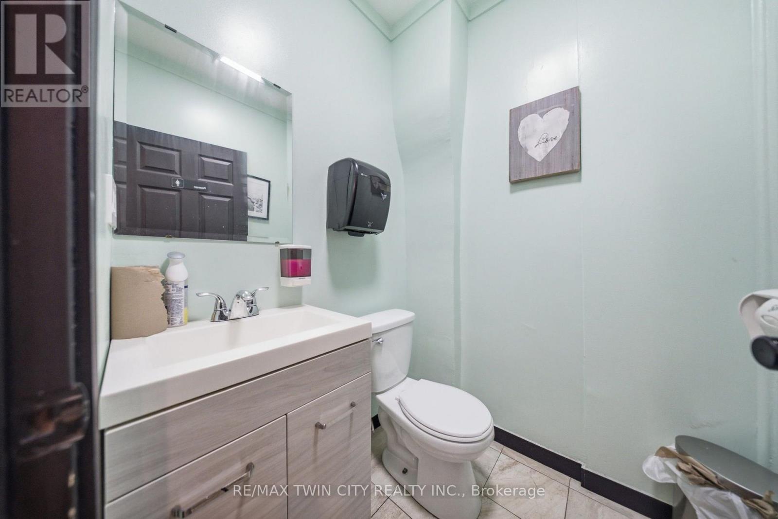 31 KING STREET, Brantford — photo 10