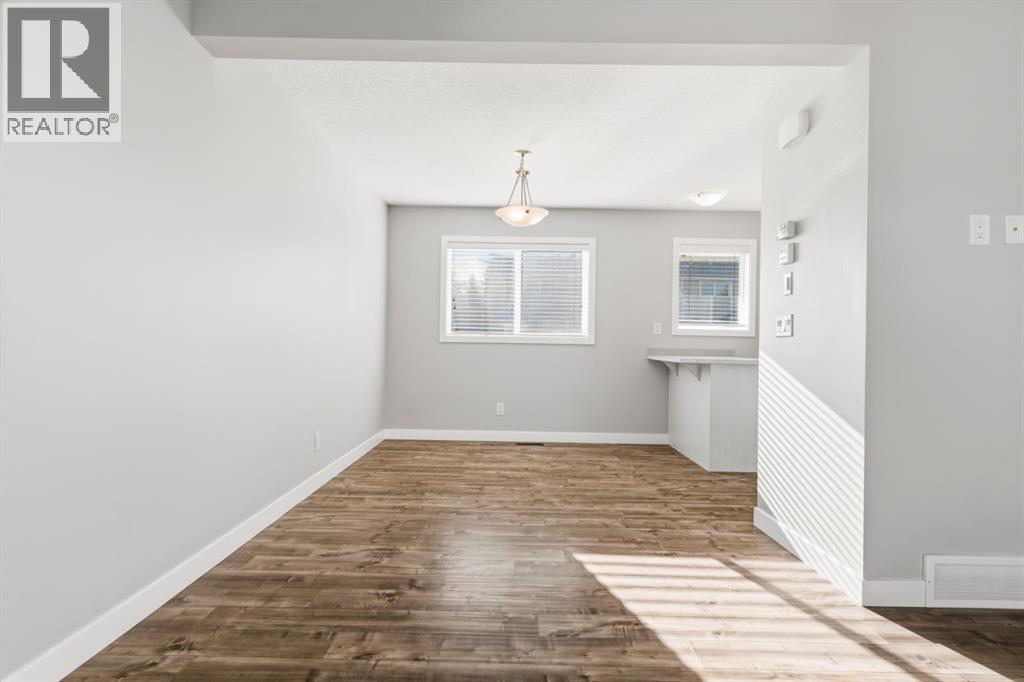 Open Concept Living to Dining