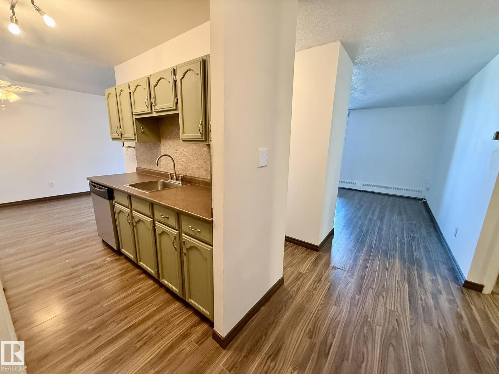 Property photograph 5 for MLS E4514942