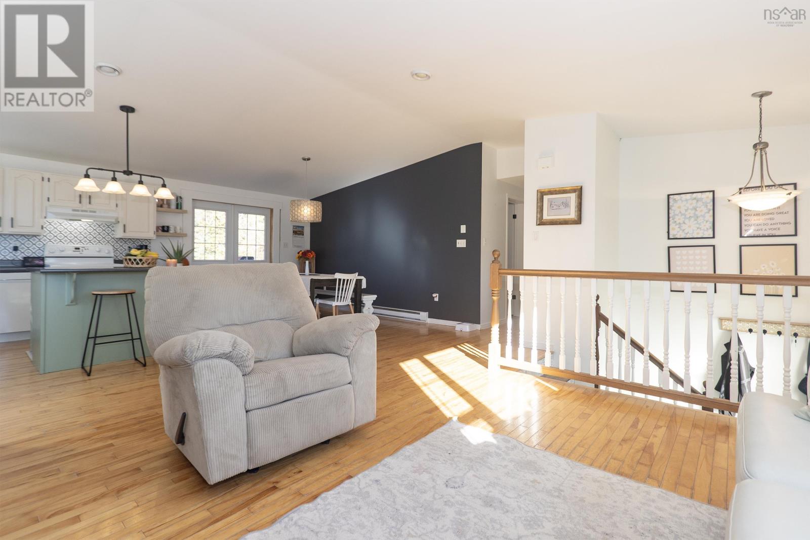 7 Burns Drive, photo 13