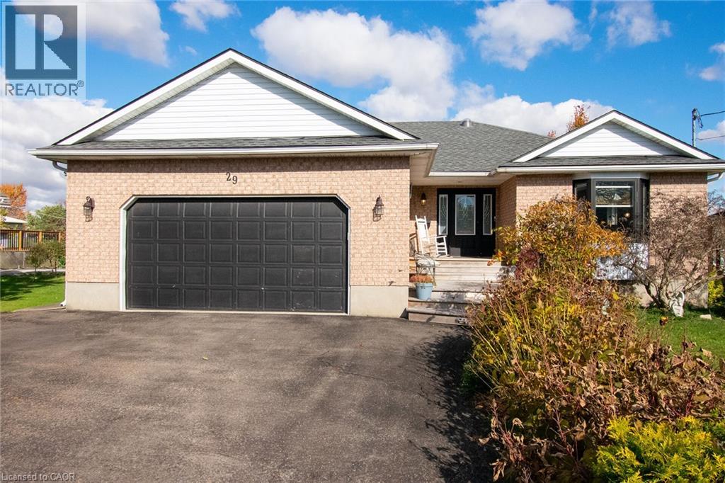 29 BORDEN Avenue, Port Colborne — photo 3