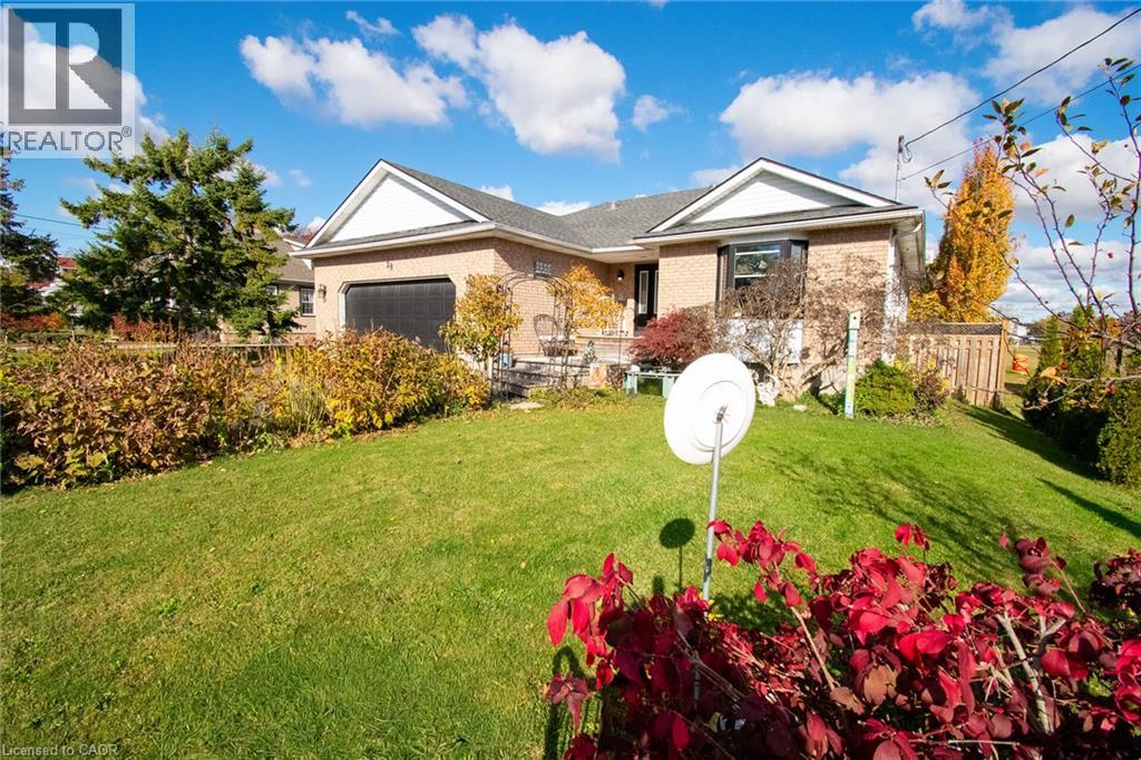 29 BORDEN Avenue, Port Colborne — photo 2