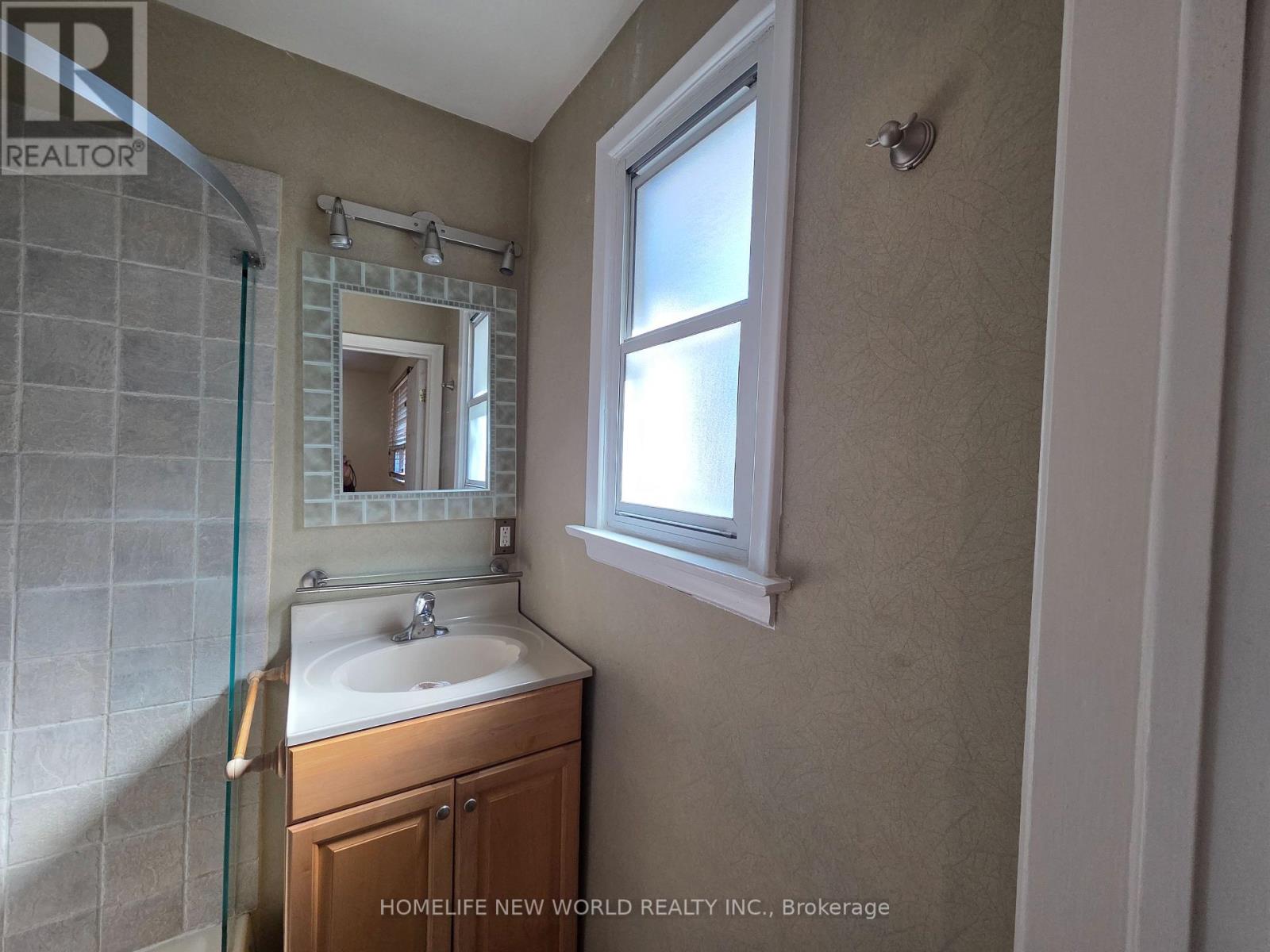 38 TREADGOLD CRESCENT, Toronto (Parkwoods-Donalda) — photo 11
