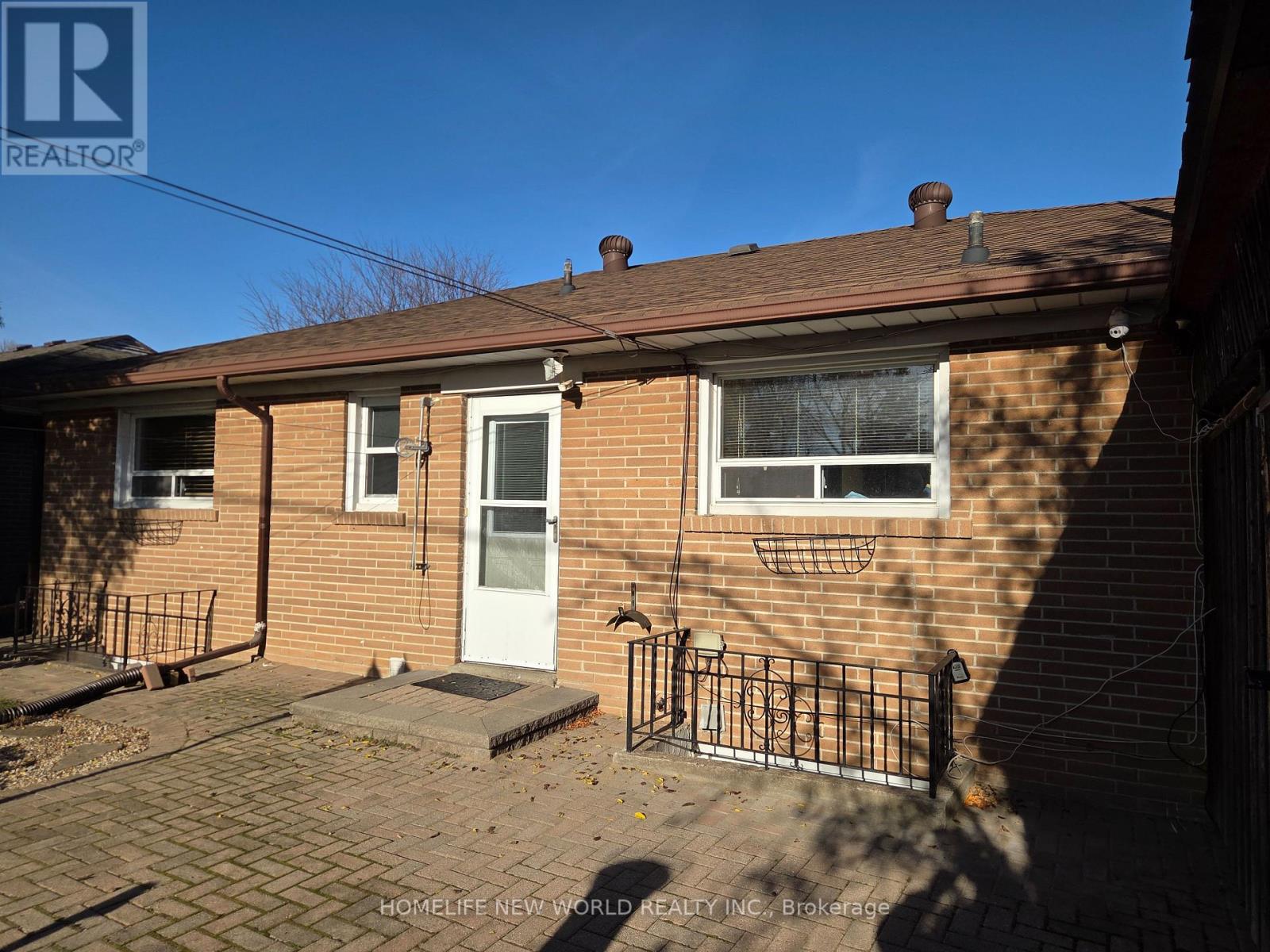 38 TREADGOLD CRESCENT, Toronto (Parkwoods-Donalda) — photo 3