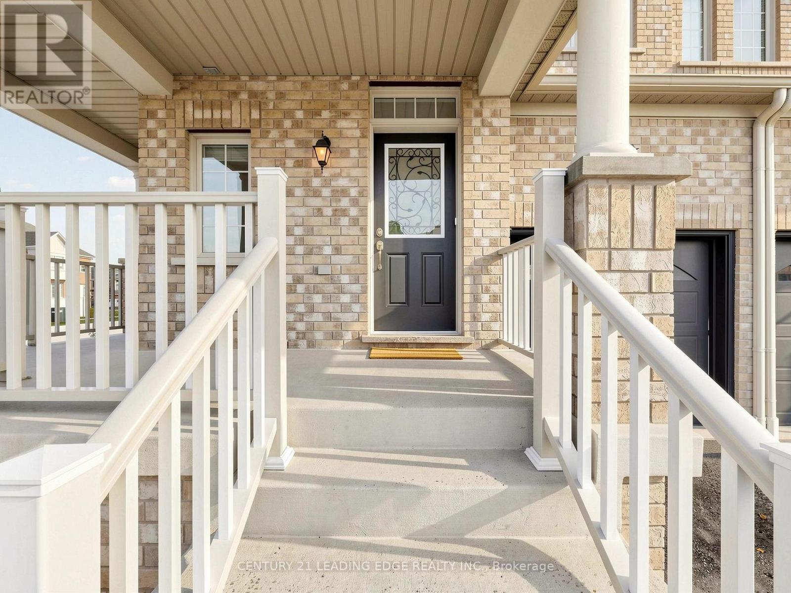 3 BROWN LANE, Whitchurch-Stouffville (Stouffville) — photo 3