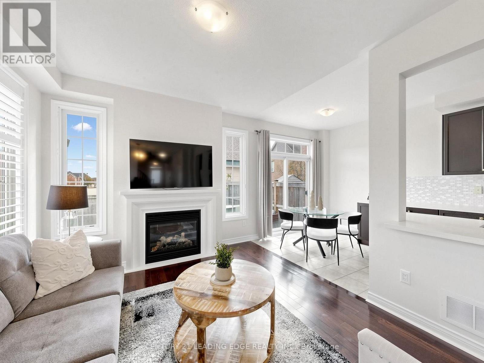 3 BROWN LANE, Whitchurch-Stouffville (Stouffville) — photo 4