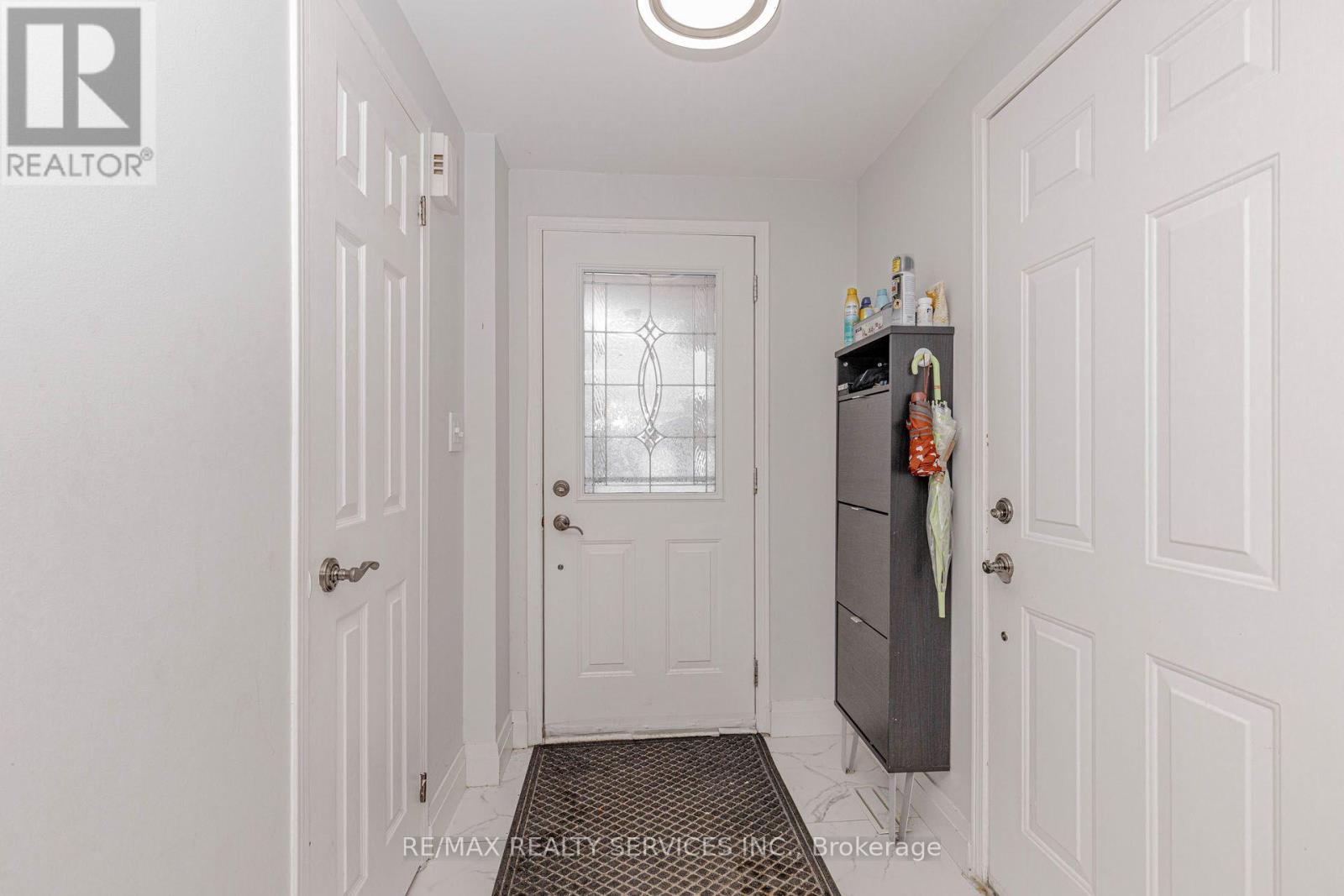 13 WHITE ELM ROAD, Barrie (Holly) — photo 3